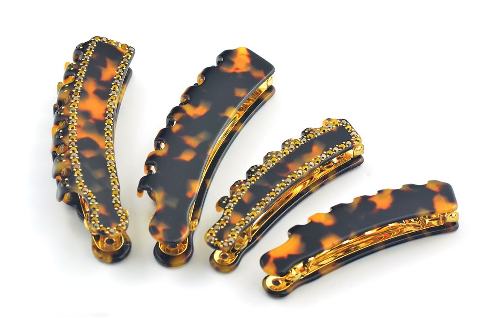 How to wear a banana clip in your hair | MC Davidian hair style guide